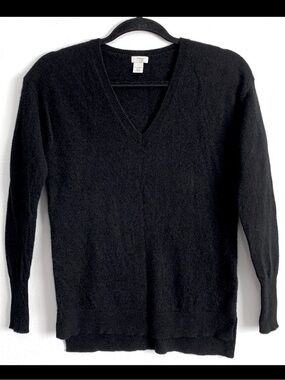 Halogen 100% Cashmere V-Neckline Sweater